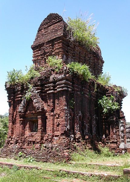Unique Cham tower in Vietnam - ảnh 1